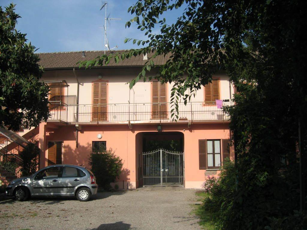 Hotel Le Petit Fleur Bareggio Exterior foto